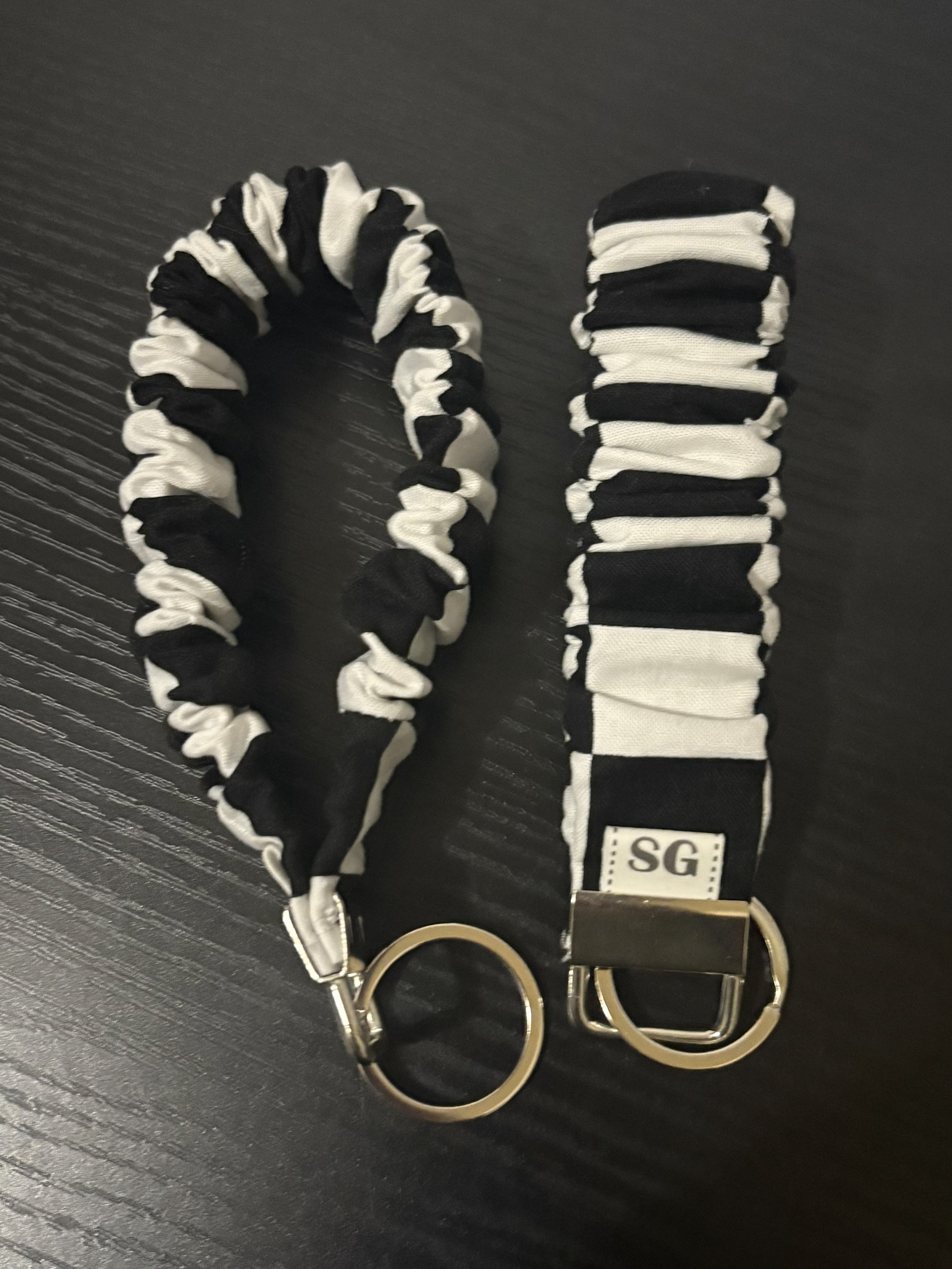 Black and white checkered scrunchie wristlet