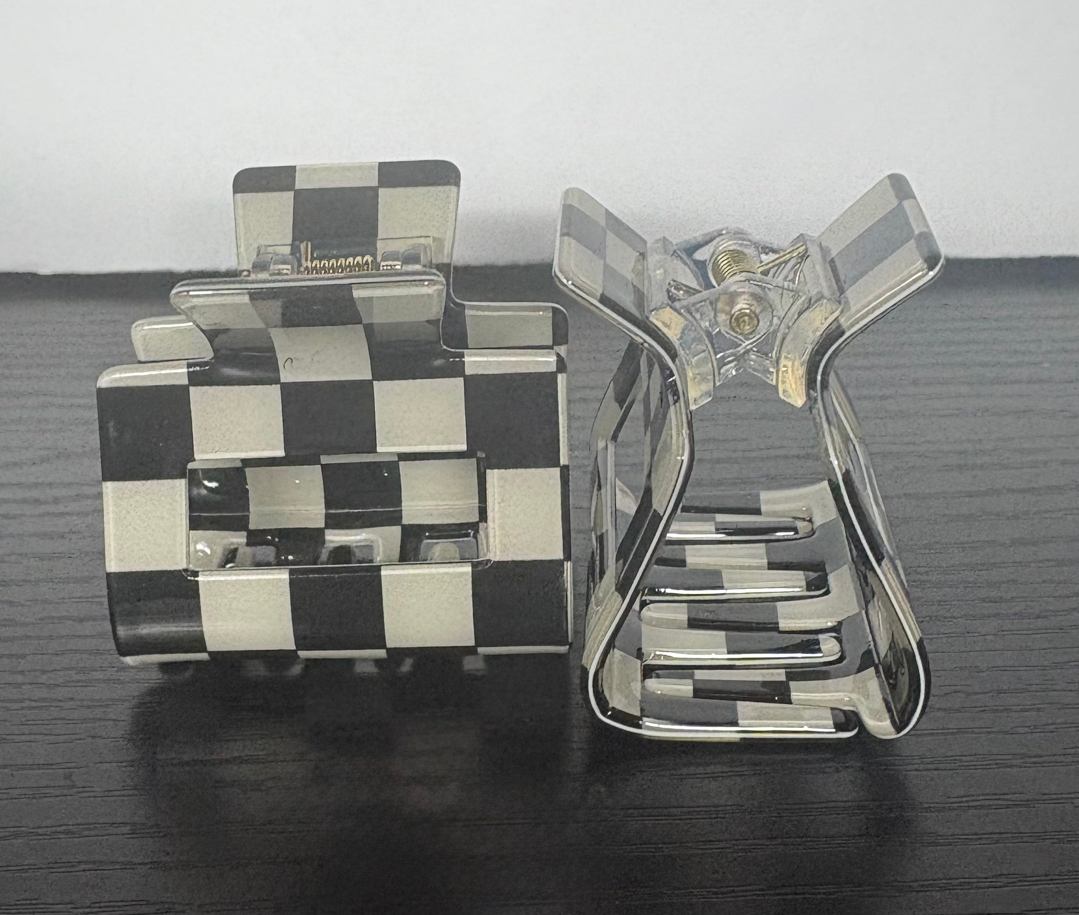 Black and white checkered mini hair clip