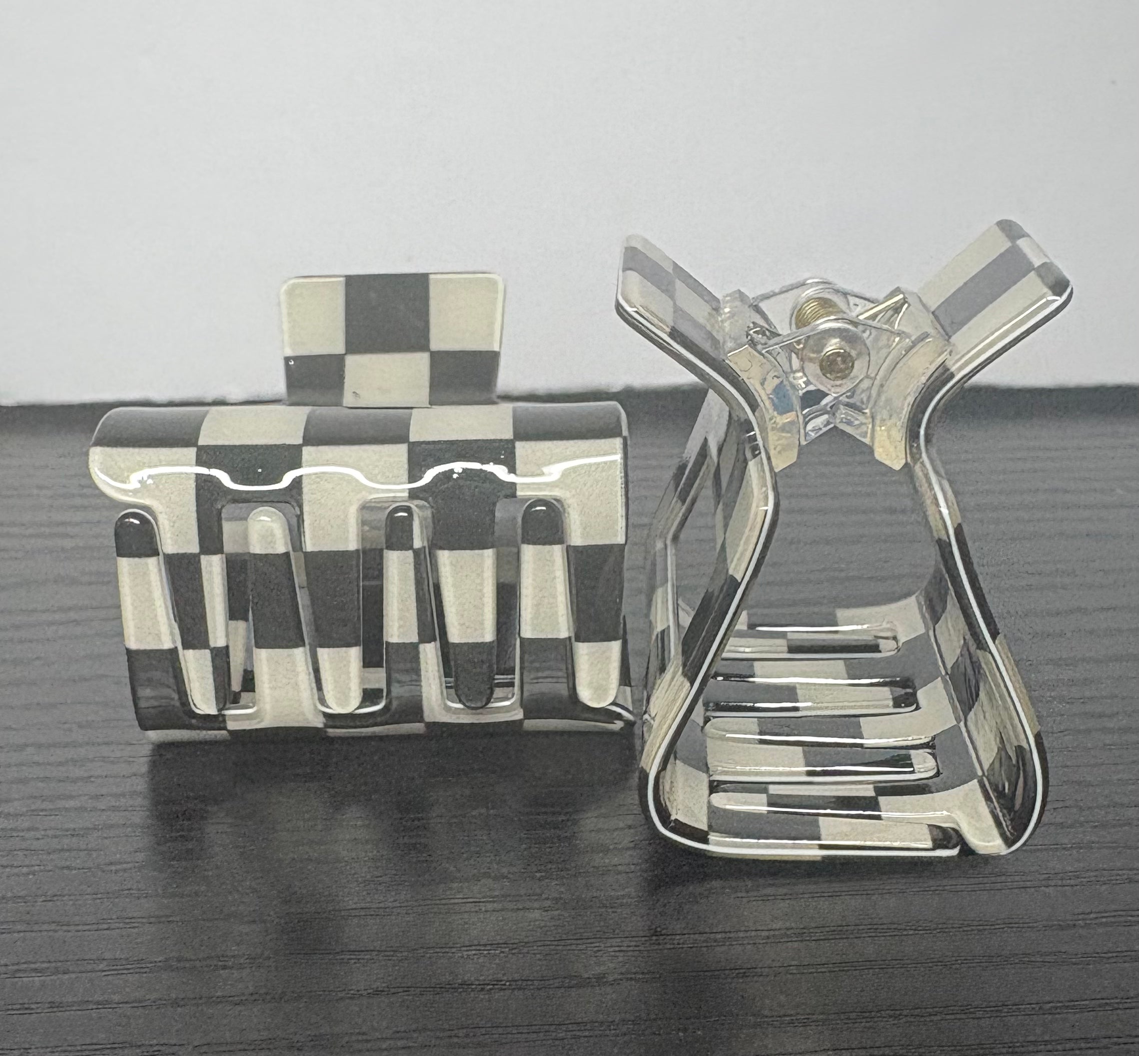 Black and white checkered mini hair clip