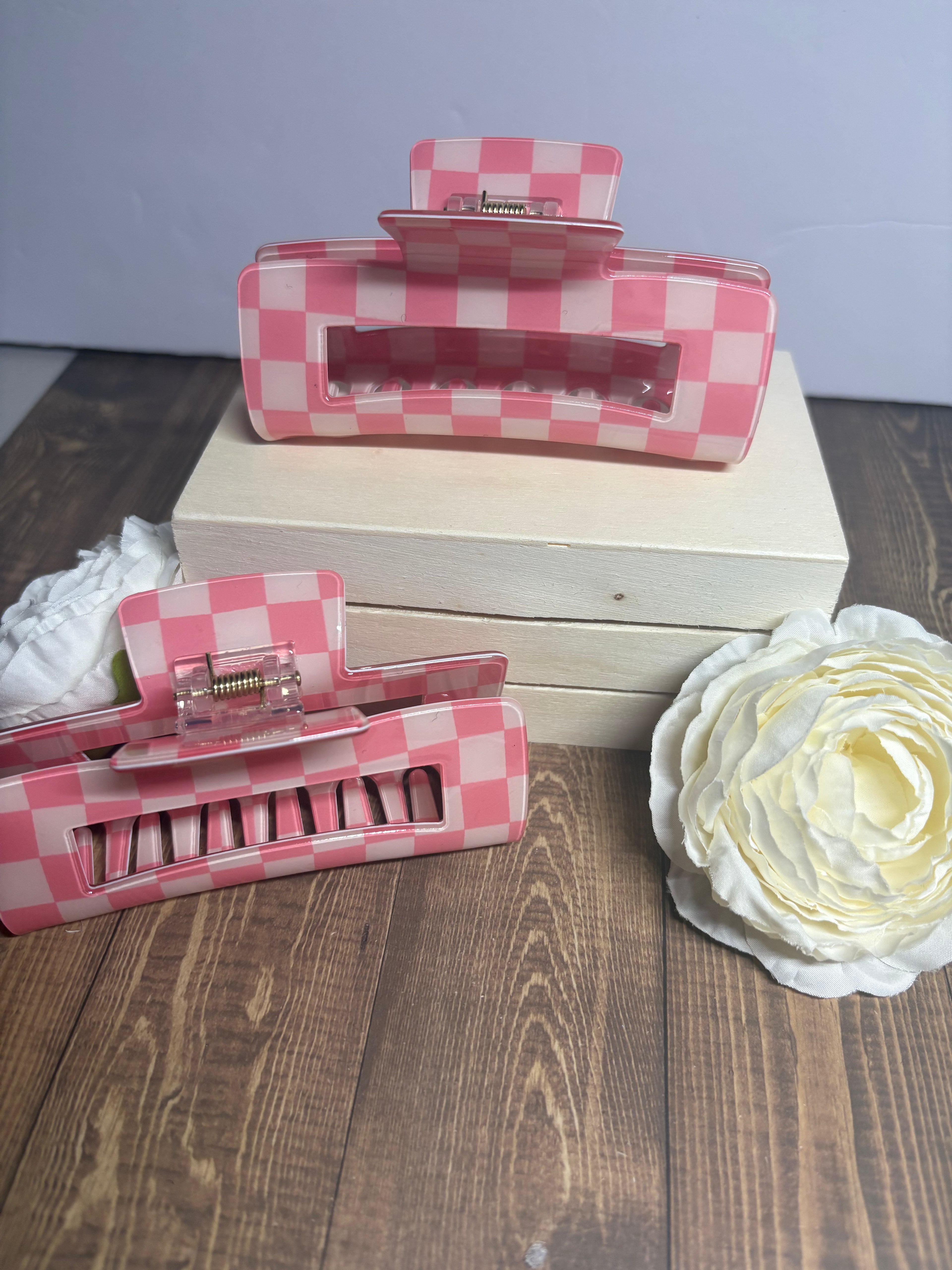 Pink and white checkered, large hair claw