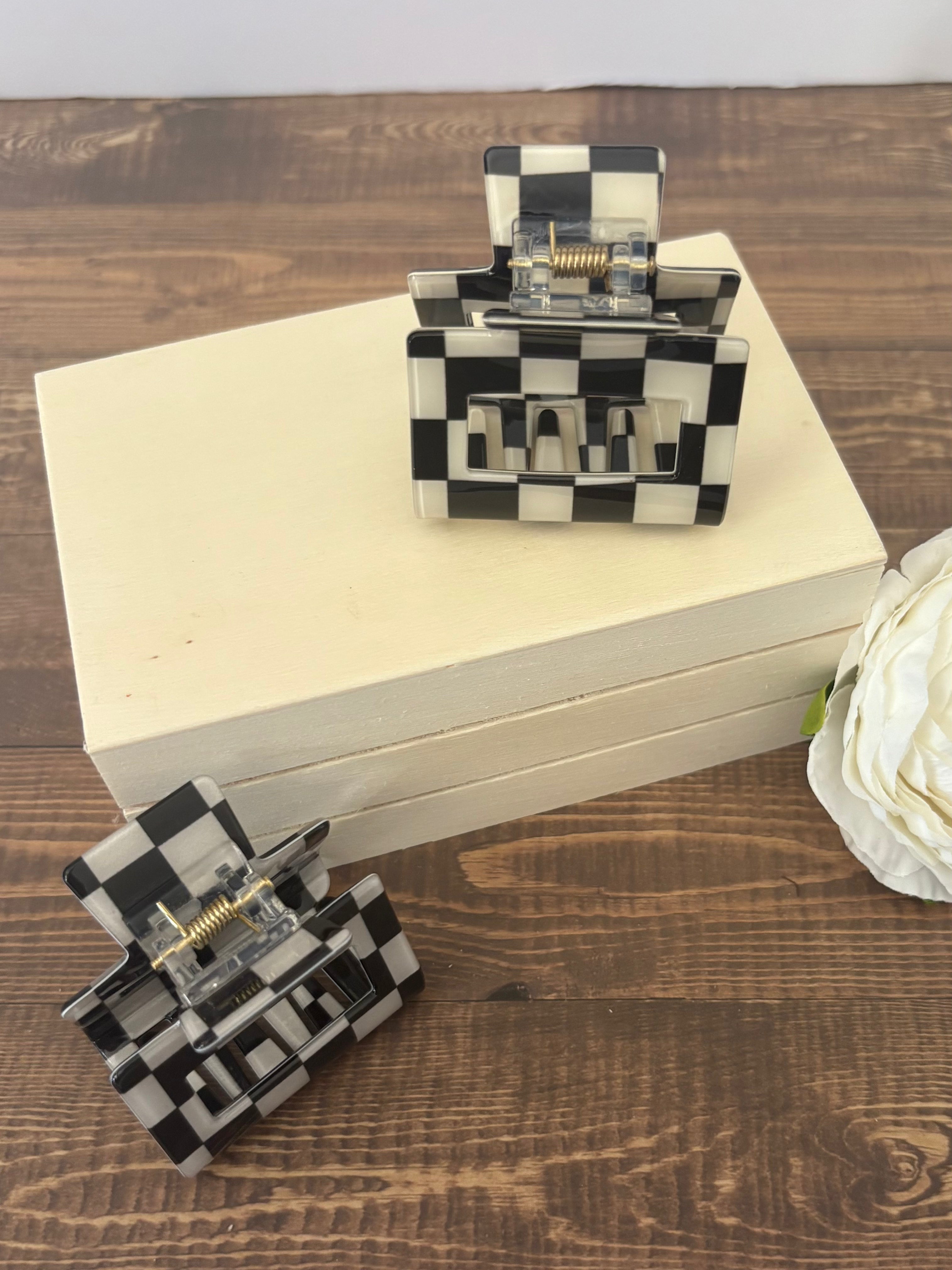 Black and white checkered mini hair clip