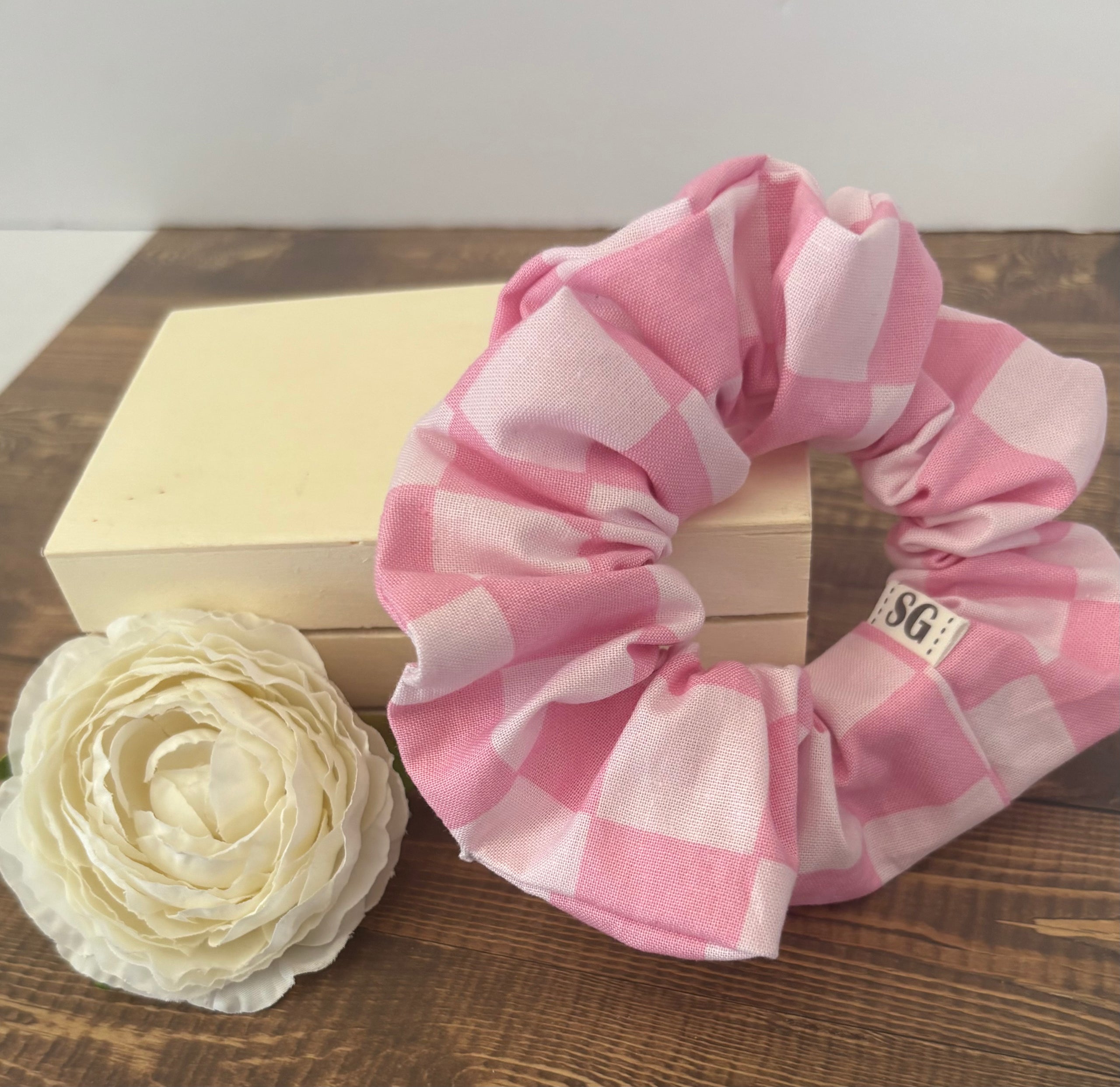 Pink and white hair scrunchie