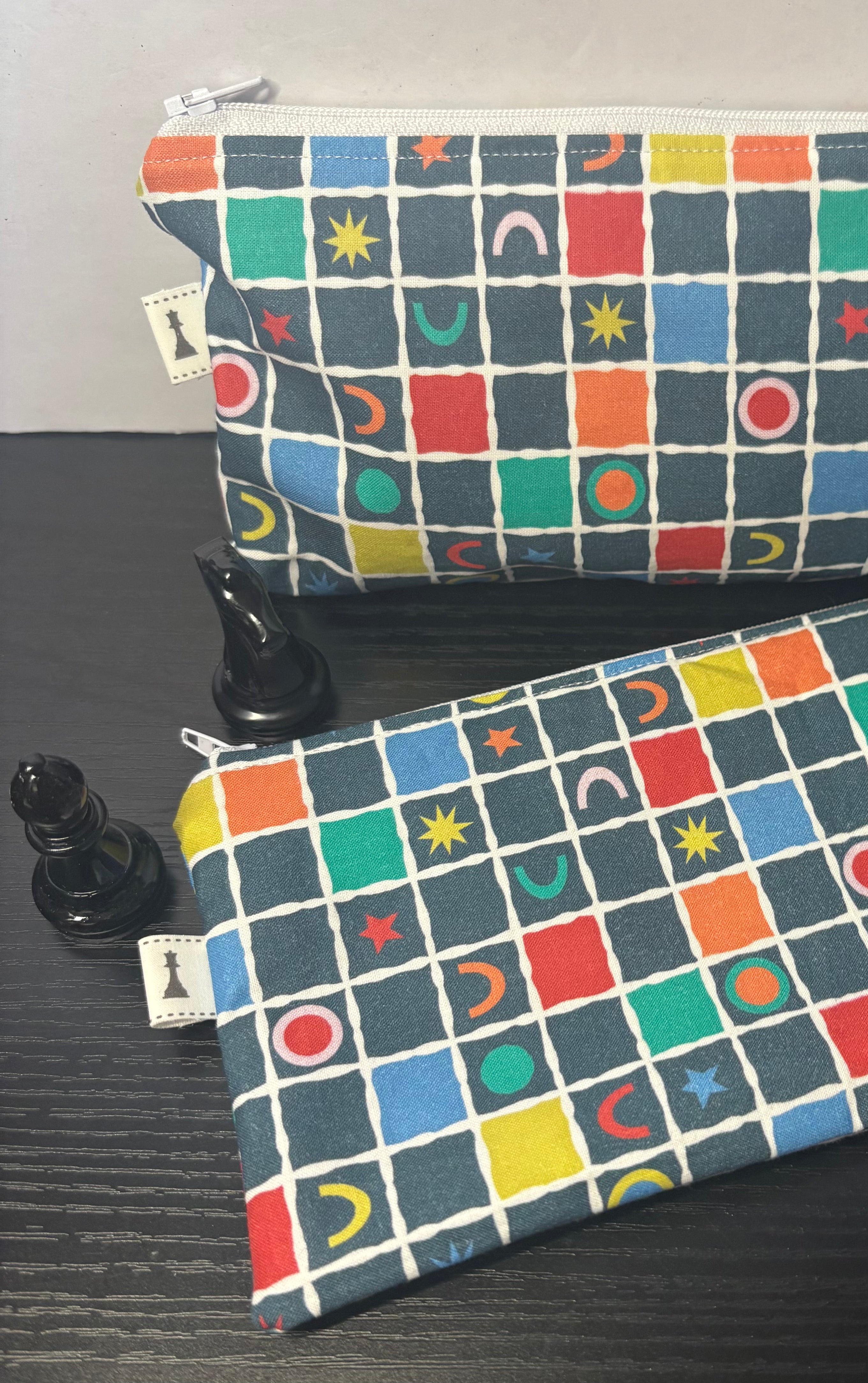 Multi-colored design carrying bag