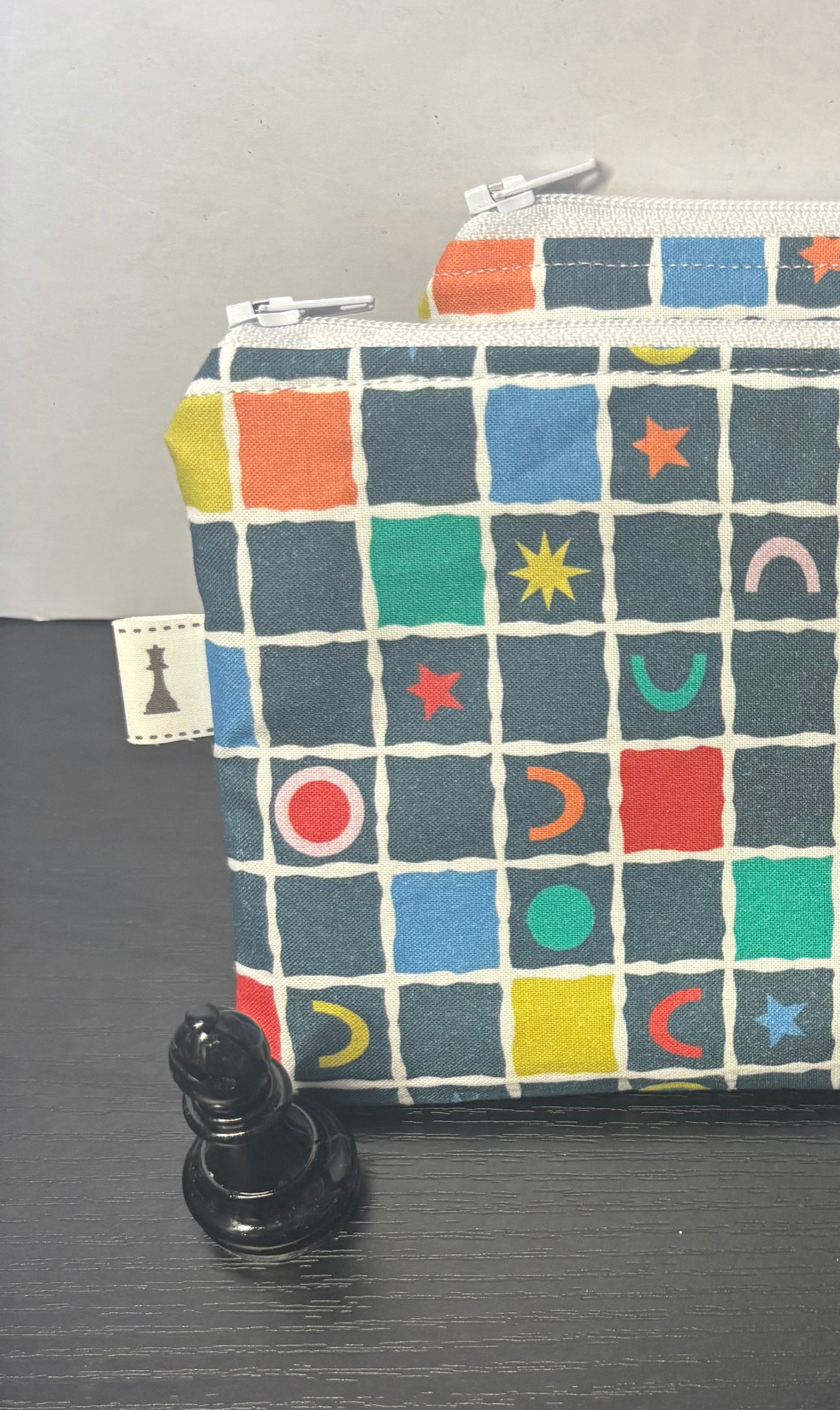 Multi-colored design carrying bag