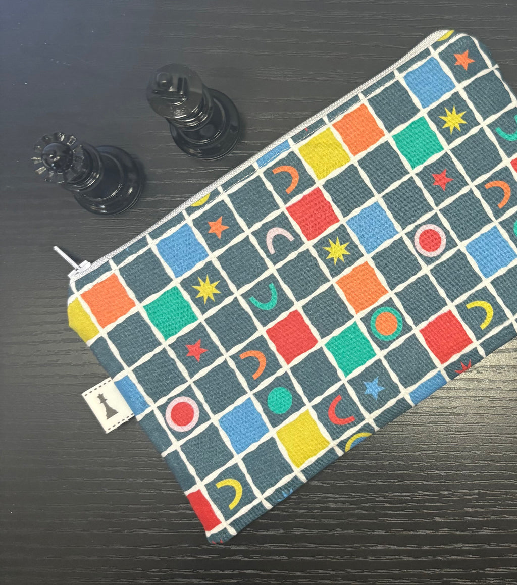 Multi-colored design carrying bag