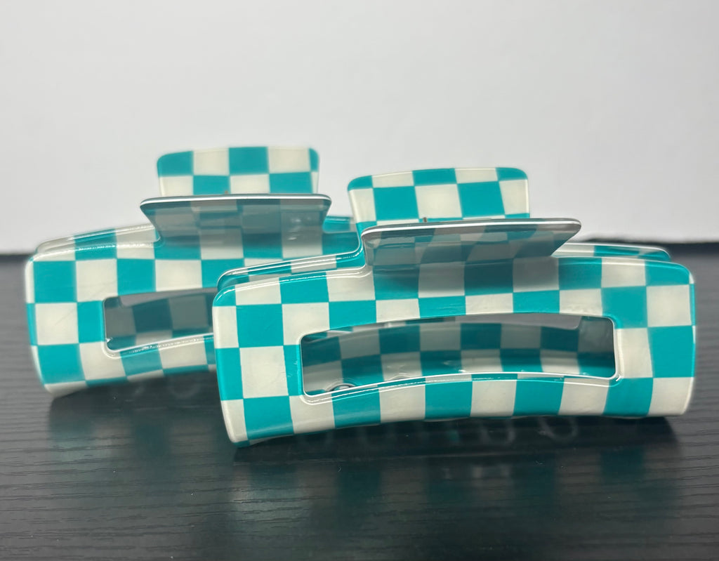 Blue and white large, checkered hair claw