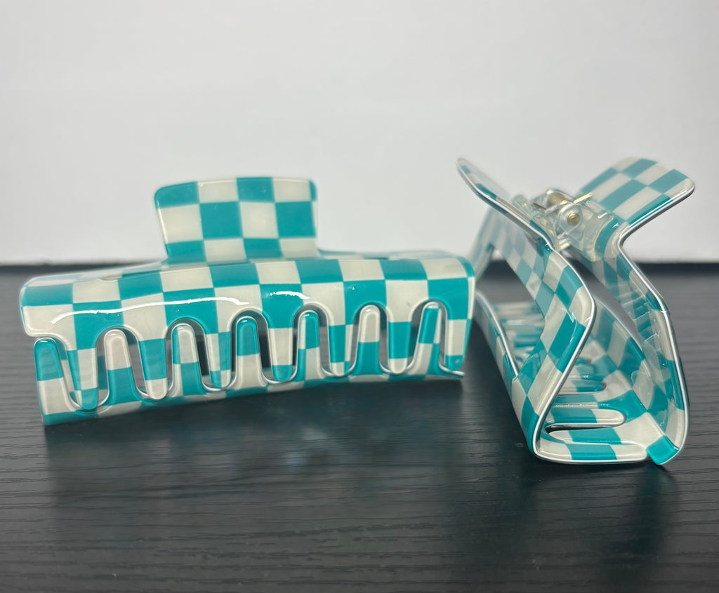 Blue and white large, checkered hair claw